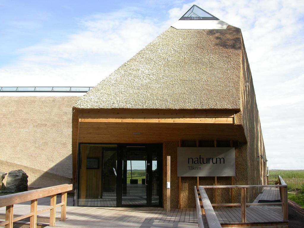 Takern Vandrarhem Svanshals Exterior photo